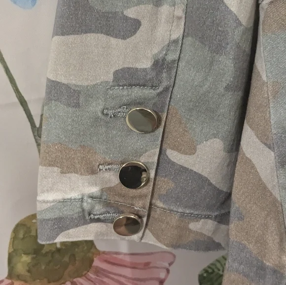 NWOT Venus Camo Jacket - Picture 5 of 9